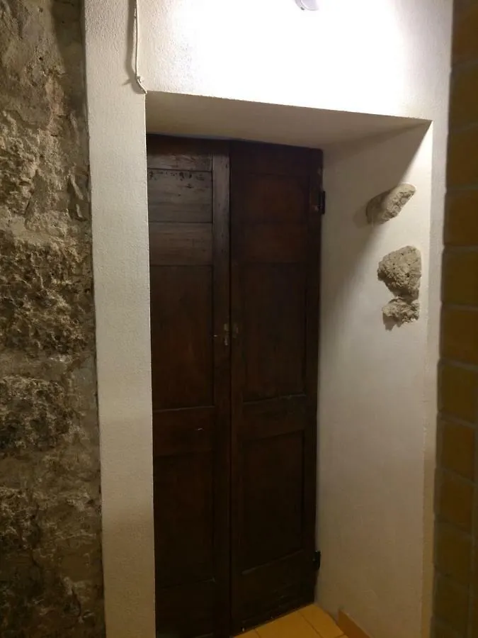 Le Trifore Ventimiglia Italia